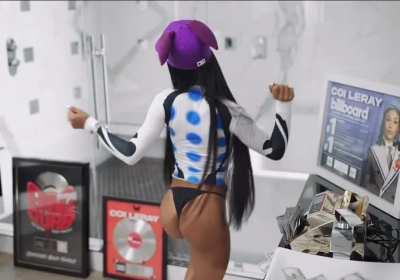 Bits from New Music vid 👅👀