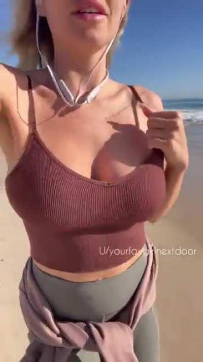 Does anyone here have a thing for fit petite Aussie girls with big boobs?
