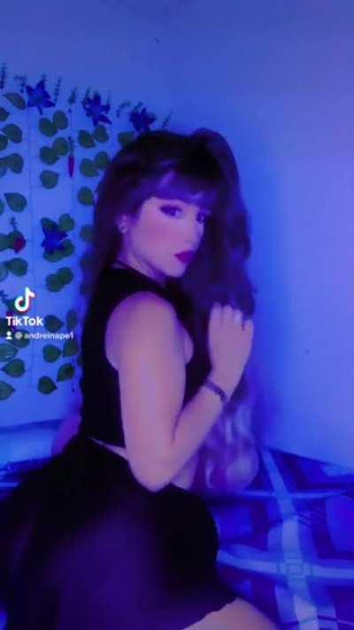 she need a fans asap