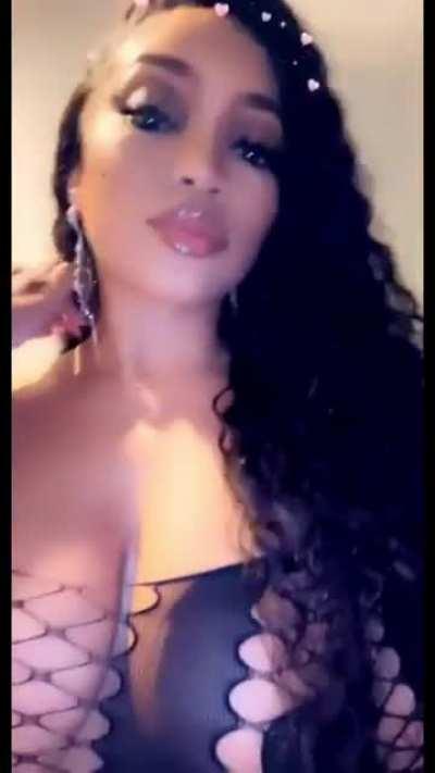 Irene The Dream 🔥🔥 (@therealirenethedream)