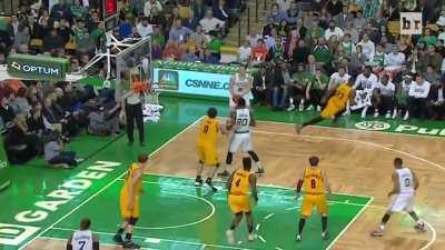 [Highlight] Lebron fakes the closeout on Jonas Jerebko