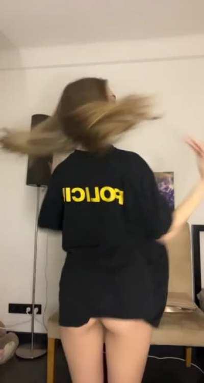 Im only 4'6 but from this angle I look pretty big and juicy