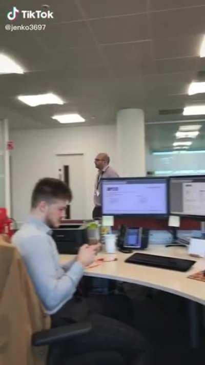 A este wn lo despidieron