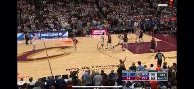 [Highlight] Josh Hart hits a go ahead 3 to put the Knicks up 95-93. Then proceeds to grab a big rebound on the following defensive possession. Both after suffering an apparent leg injury.