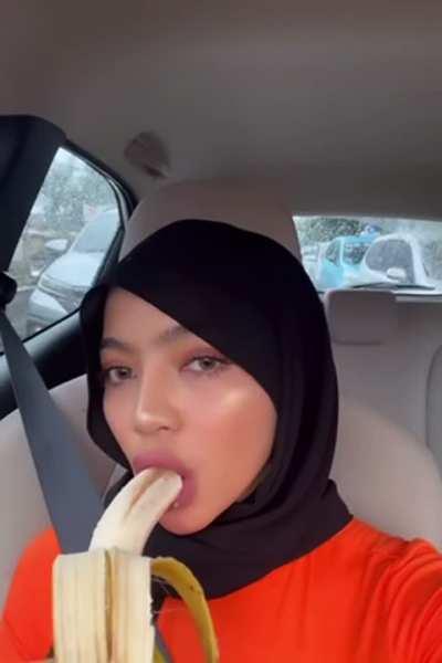 Sexy hijabi dick sucking lips