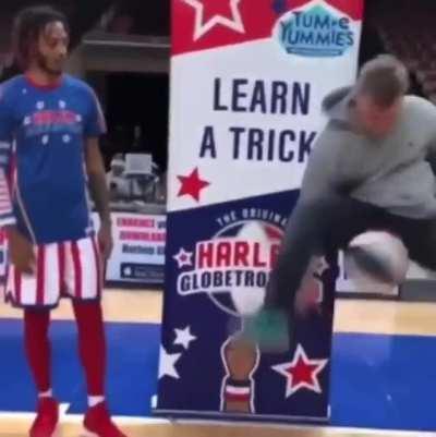 this guy showing off his basketball spinning moves