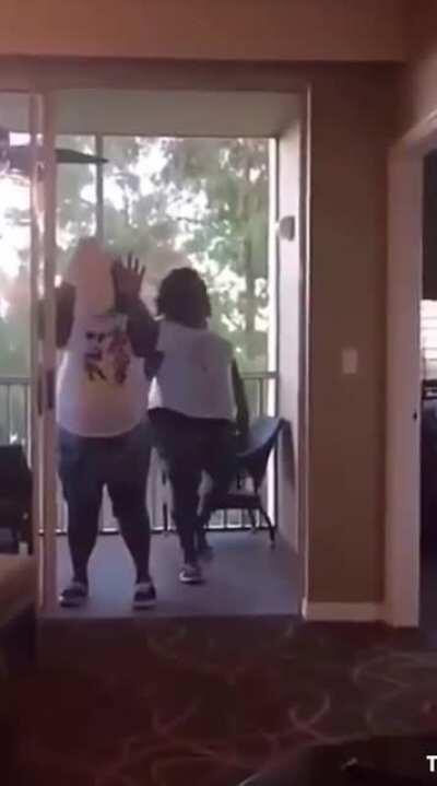 Brooo😭My Aunties high asl