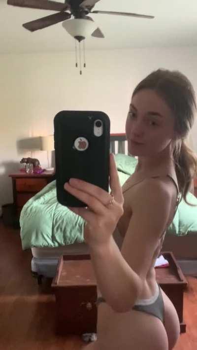 Imagine me twerking on your dick