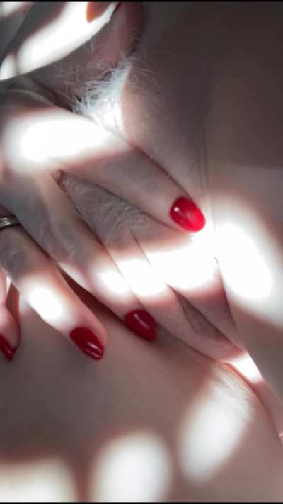 Hairy on top and very smooth lips