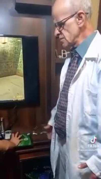 here we see a realistic render of the new scientist model from half life 3