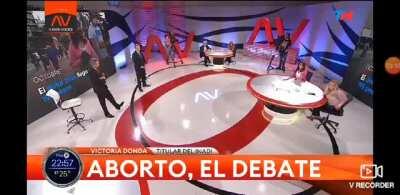 La Directora del INADI, Victoria Donda, discriminando en vivo a Cynthia Hotton por ser cristiana.