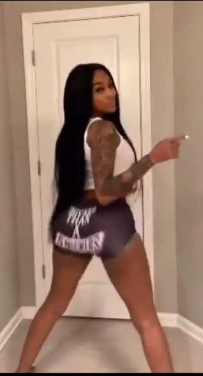 jania meshell twerking