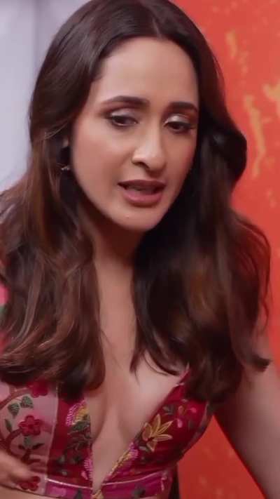Pragya Jaiswal Cutest Face 😘