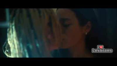 Amandla Stenburg & Chase Sui Wonders (Bodies, Bodies, Bodies)