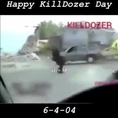 T'day is the B'day of my boy killdozer