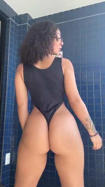 Brazilian twerking style - bbsants1of
