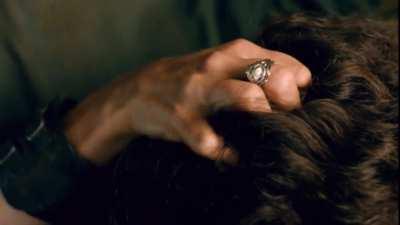 Clara Paget & Jessica Parker Kennedy in ‘Black Sails’