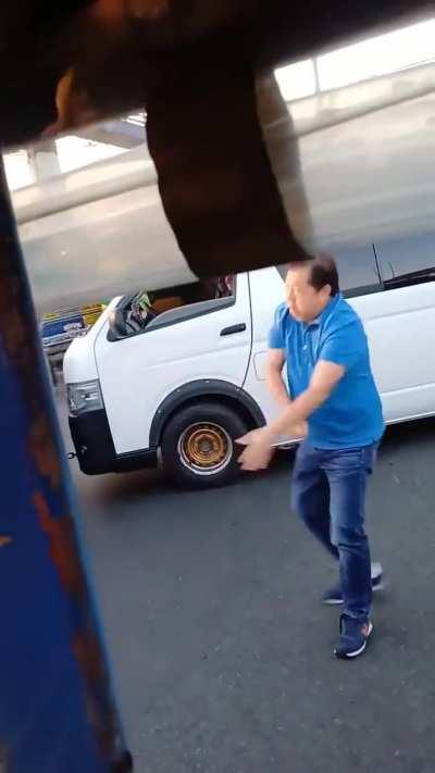 Philippines: Stick Fight at the Intersection