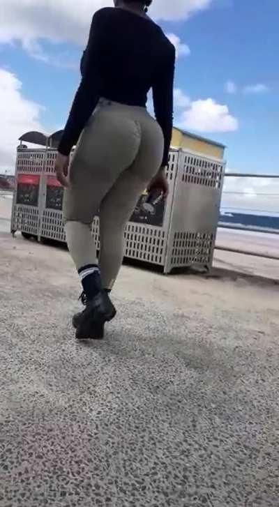 Does my bum look big in these yoga pants?