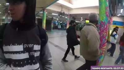 Fisura intenta robar a Streamers en Plaza Miserere