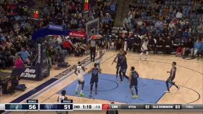 [Highlight] DLo to KAT for a beautiful PnR action and an emphatic slam !