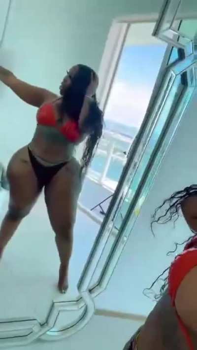 🍑🍎🍑🍎🍎🍎🍠🥩🍔