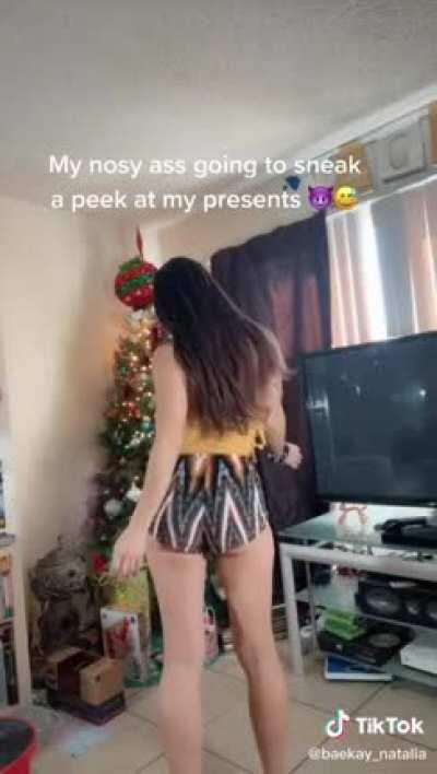 My nose wants to be in her ass