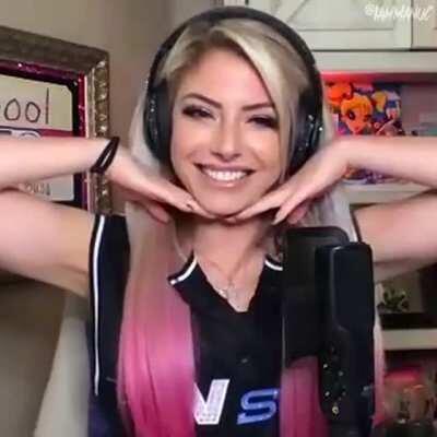 Strike a Pose 😌🤗🖤