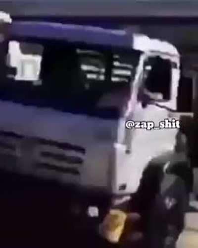 P R E S S A U M N E N E M