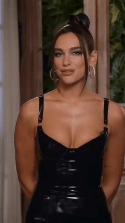 Dua Lipa is so hot in this outfit