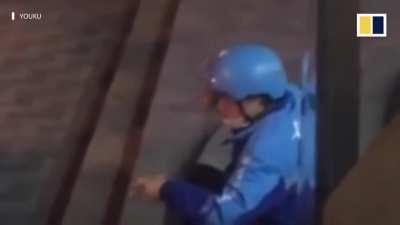 Delivery man in china comes to tears when stranger orders cake on his birthday.