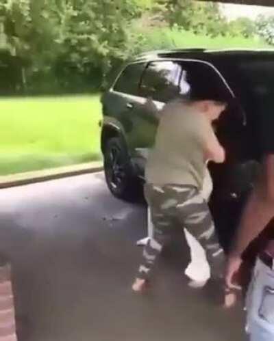 squabbin at the car wash