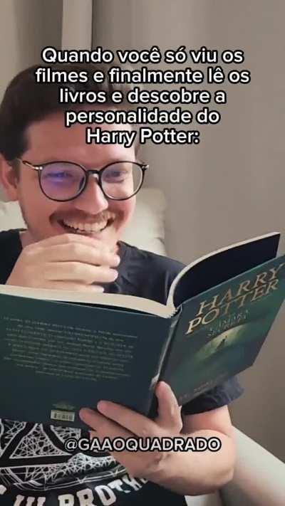 Mais algum potterhead se surpreendeu ao conhecer A VERDADEIRA PERSONALIDADE do Harry Potter nos livros?! Crédito: IG - @gaaoquadrado