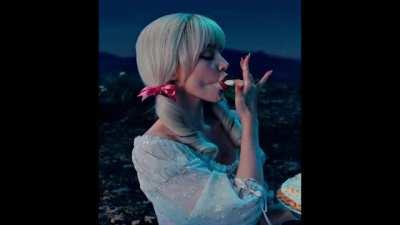 What I would give to facefuck this little cocktease