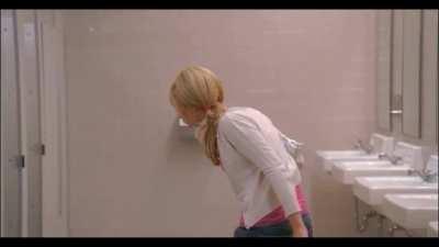 This scene from high school musical... HOW DID SHE NOT SEE HER?!