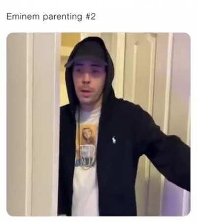 Эминем воспитывает сына