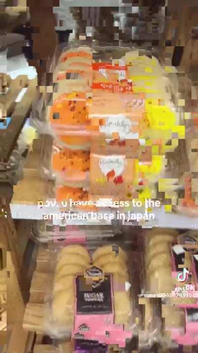 People appreciating American snacks 🦅🦅🦅🦅🇺🇸🇺🇸