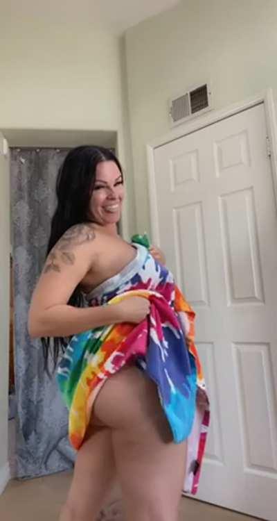 Did you know all that was under the towel… is it smashable