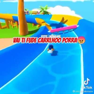 Bolo de morango com os de vdd >>> sexo