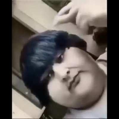 Pou sad y tiene gemido