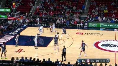 [Highlight] Jalen Green throws down the mean frustration slam!