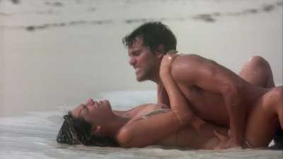 Kelly Brook in Survivor Island