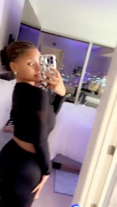 Halle 🖤🖤 | via TikTok