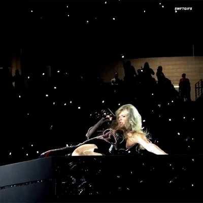 She’s absolutely stunning during the Rep portion of the tour