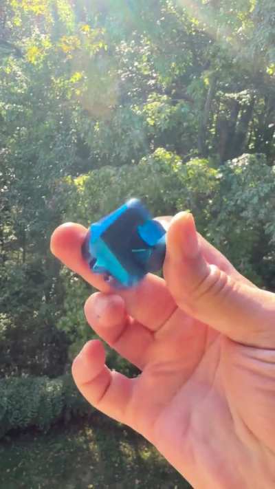 “Spinning Cube”; it feels really comfortable in my hand and it’s soothing to the touch. It’s also quiet.