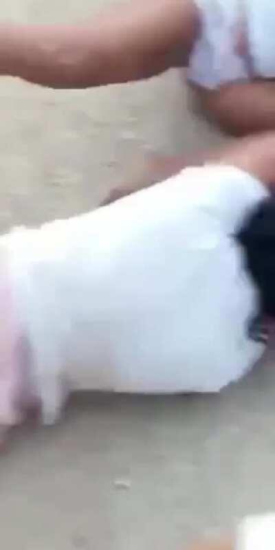 2 women fight over a man in Venezuela