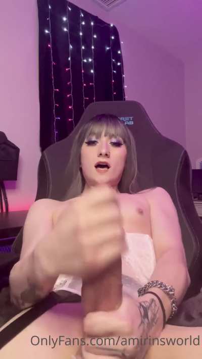 Cute smile two-handed double stroking