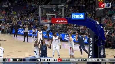 [Highlight] Steven Adams nice no-look pass to Ja Morant