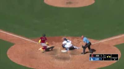 [Highlight] [Highlight] For the second time this series, Ketel Marte runs on Mookie Betts, and for the second time he fails