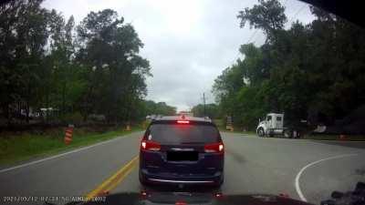 Mercedes tries to get around traffic